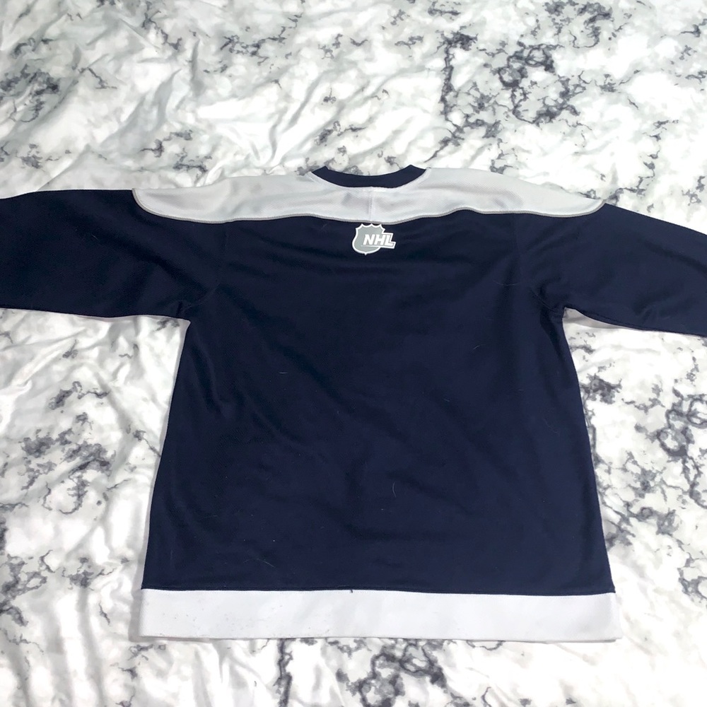 Maple leafs jersey - Picture 3 of 5
